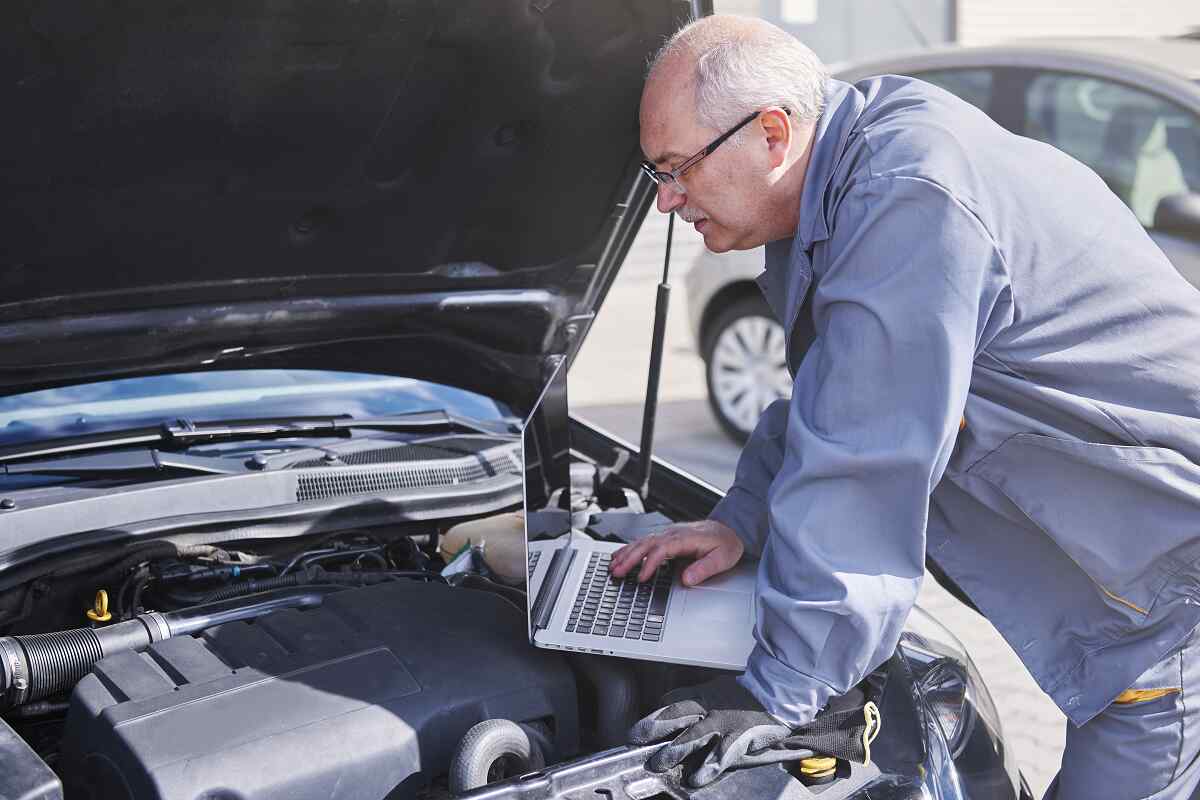 professional-mechanic-using-contemporary-technology-work (1)